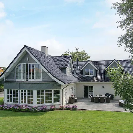 Holiday Frydenlundsvej Ronne